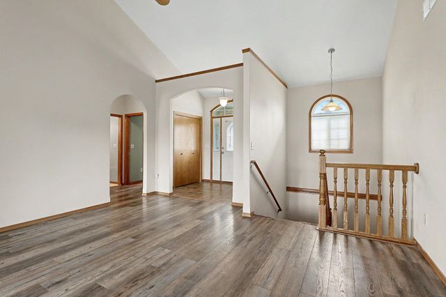 922 E Karla Ct, Haysville, KS 67060