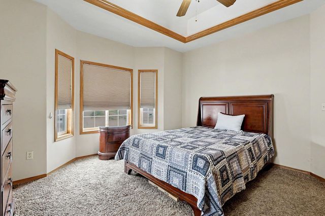 922 E Karla Ct, Haysville, KS 67060
