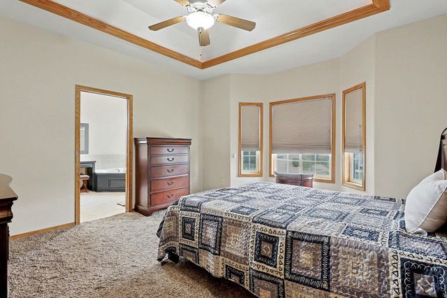 922 E Karla Ct, Haysville, KS 67060
