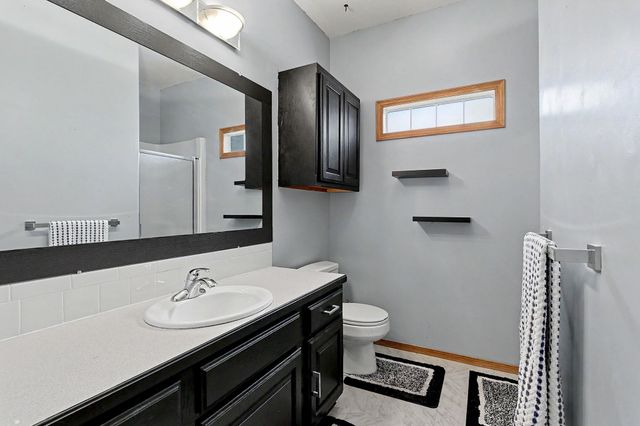 922 E Karla Ct, Haysville, KS 67060