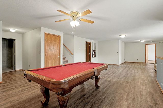 922 E Karla Ct, Haysville, KS 67060