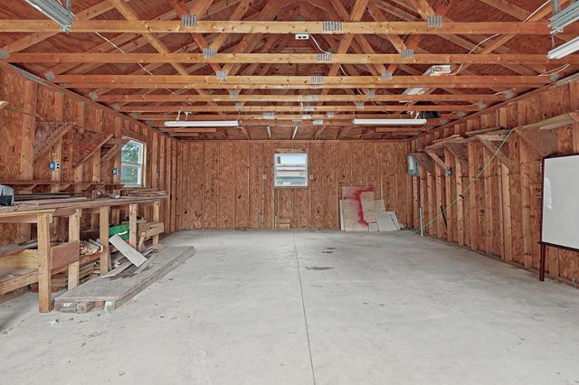 922 E Karla Ct, Haysville, KS 67060