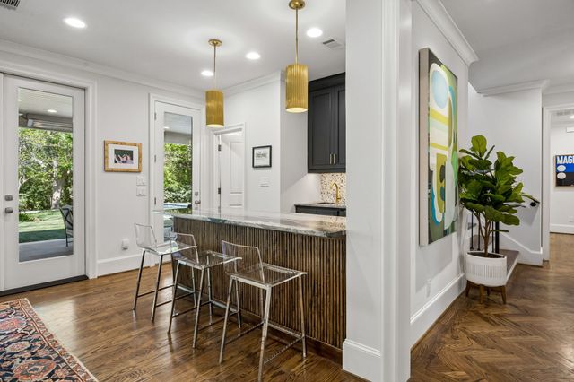 6717 Meadow Lake Avenue, Dallas, TX 75214