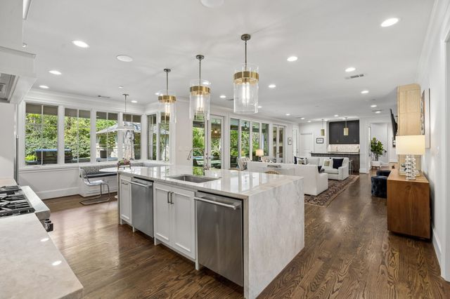 6717 Meadow Lake Avenue, Dallas, TX 75214