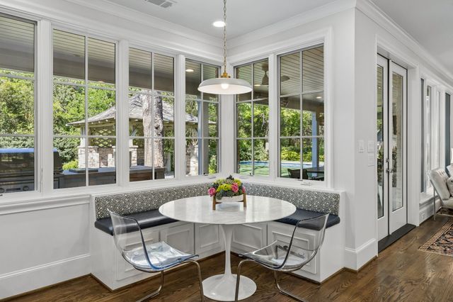 6717 Meadow Lake Avenue, Dallas, TX 75214