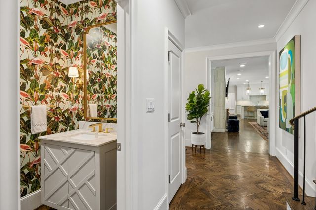 6717 Meadow Lake Avenue, Dallas, TX 75214