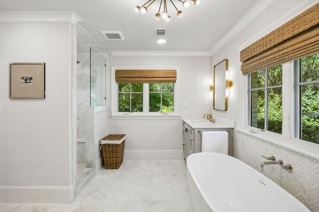 6717 Meadow Lake Avenue, Dallas, TX 75214