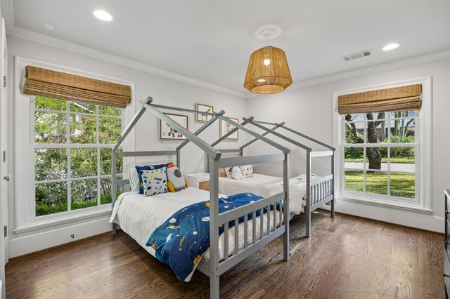 6717 Meadow Lake Avenue, Dallas, TX 75214