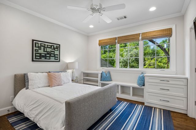 6717 Meadow Lake Avenue, Dallas, TX 75214