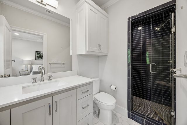 6717 Meadow Lake Avenue, Dallas, TX 75214