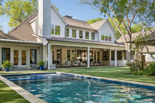 6717 Meadow Lake Avenue, Dallas, TX 75214