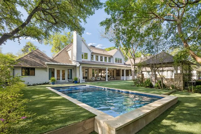 6717 Meadow Lake Avenue, Dallas, TX 75214