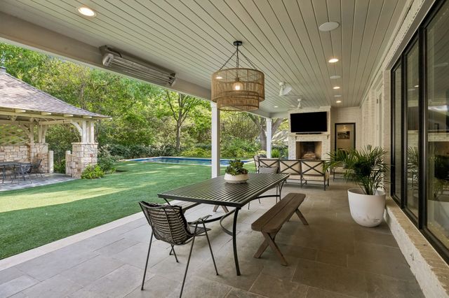 6717 Meadow Lake Avenue, Dallas, TX 75214