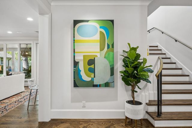 6717 Meadow Lake Avenue, Dallas, TX 75214