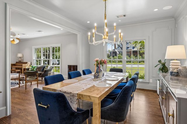 6717 Meadow Lake Avenue, Dallas, TX 75214