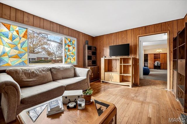 1710 Kilmory Drive, Florissant, MO 63031