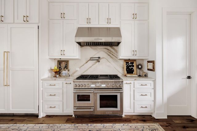 2314 Westoak DR, Austin, TX 78704