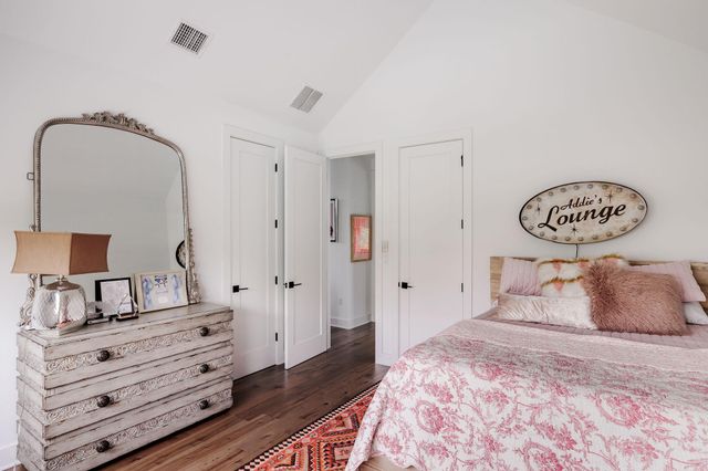 2314 Westoak DR, Austin, TX 78704