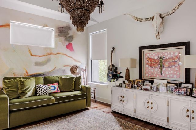 2314 Westoak DR, Austin, TX 78704