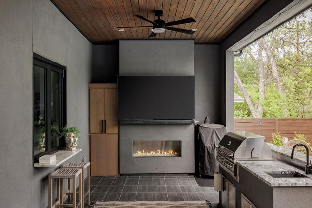 2314 Westoak DR, Austin, TX 78704