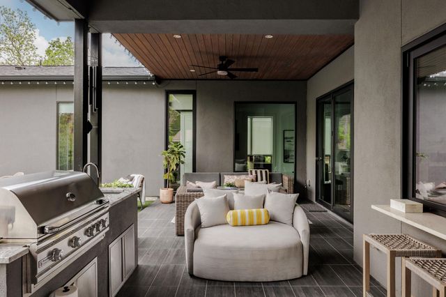 2314 Westoak DR, Austin, TX 78704