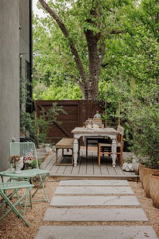 2314 Westoak DR, Austin, TX 78704