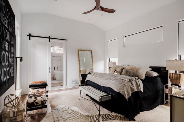 2314 Westoak DR, Austin, TX 78704