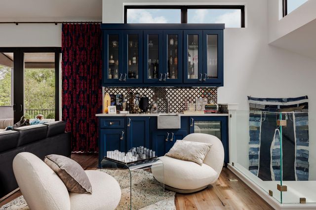 2314 Westoak DR, Austin, TX 78704