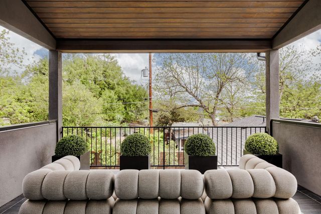 2314 Westoak DR, Austin, TX 78704