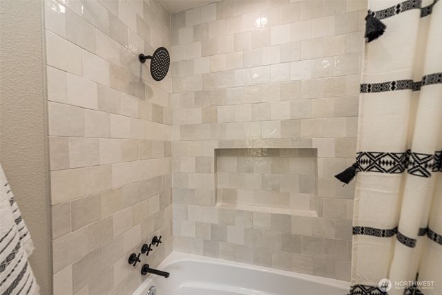 1725 Woodcock Road, Sequim, WA 98382