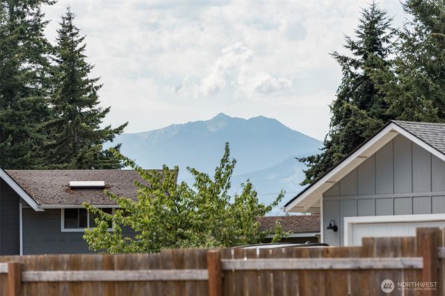 1725 Woodcock Road, Sequim, WA 98382