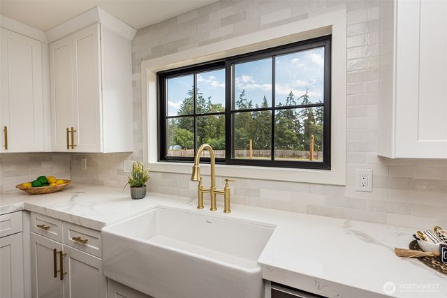 1725 Woodcock Road, Sequim, WA 98382