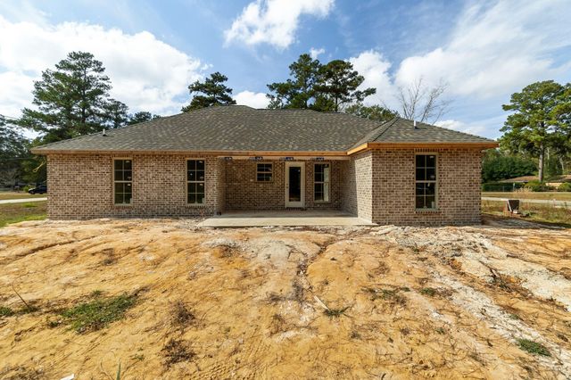 109 King Blvd., Petal, MS 39465