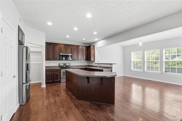 102 Waterford Boulevard, Fairborn, OH 45324