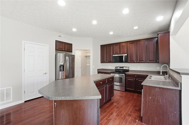 102 Waterford Boulevard, Fairborn, OH 45324