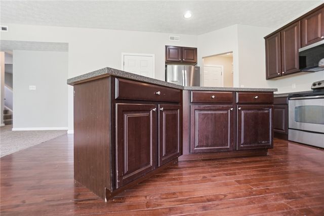 102 Waterford Boulevard, Fairborn, OH 45324