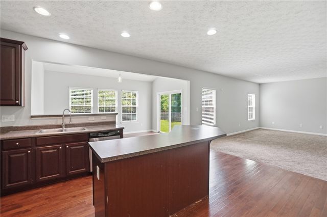 102 Waterford Boulevard, Fairborn, OH 45324