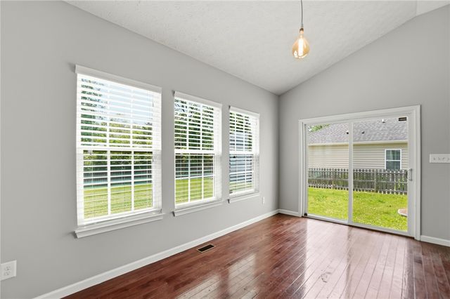 102 Waterford Boulevard, Fairborn, OH 45324