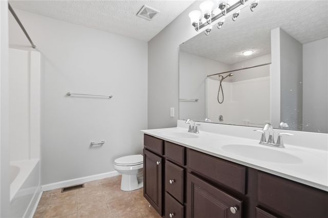 102 Waterford Boulevard, Fairborn, OH 45324