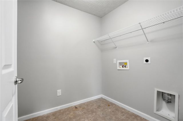 102 Waterford Boulevard, Fairborn, OH 45324