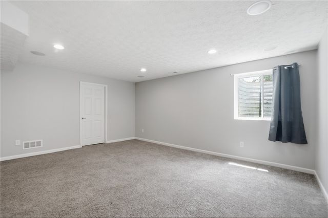 102 Waterford Boulevard, Fairborn, OH 45324