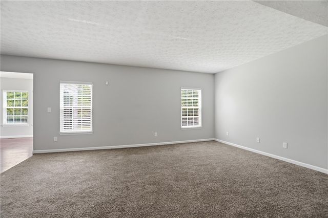 102 Waterford Boulevard, Fairborn, OH 45324