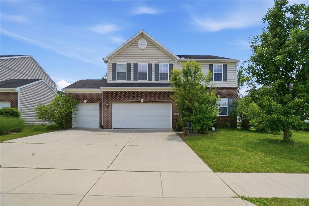 102 Waterford Boulevard, Fairborn, OH 45324
