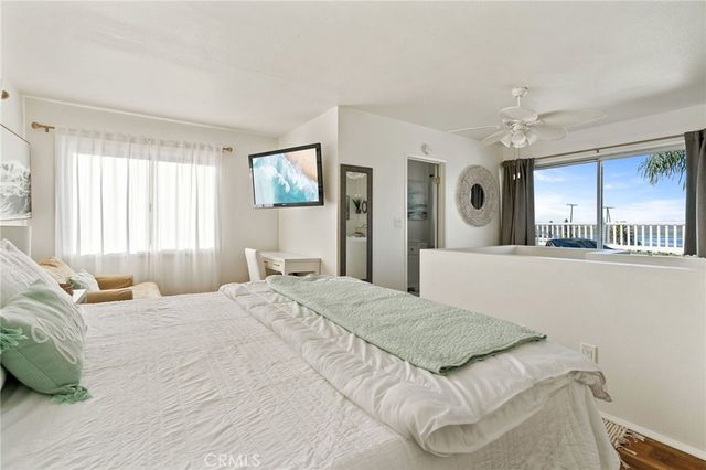 20 C Pacific Avenue, Surfside, CA 90743