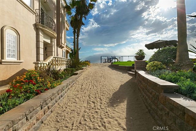 20 C Pacific Avenue, Surfside, CA 90743