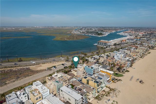 20 C Pacific Avenue, Surfside, CA 90743