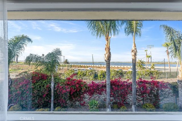20 C Pacific Avenue, Surfside, CA 90743
