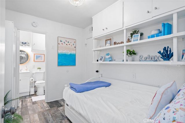 20 C Pacific Avenue, Surfside, CA 90743