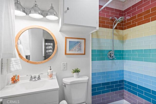 20 C Pacific Avenue, Surfside, CA 90743