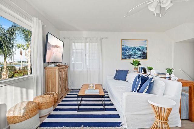 20 C Pacific Avenue, Surfside, CA 90743